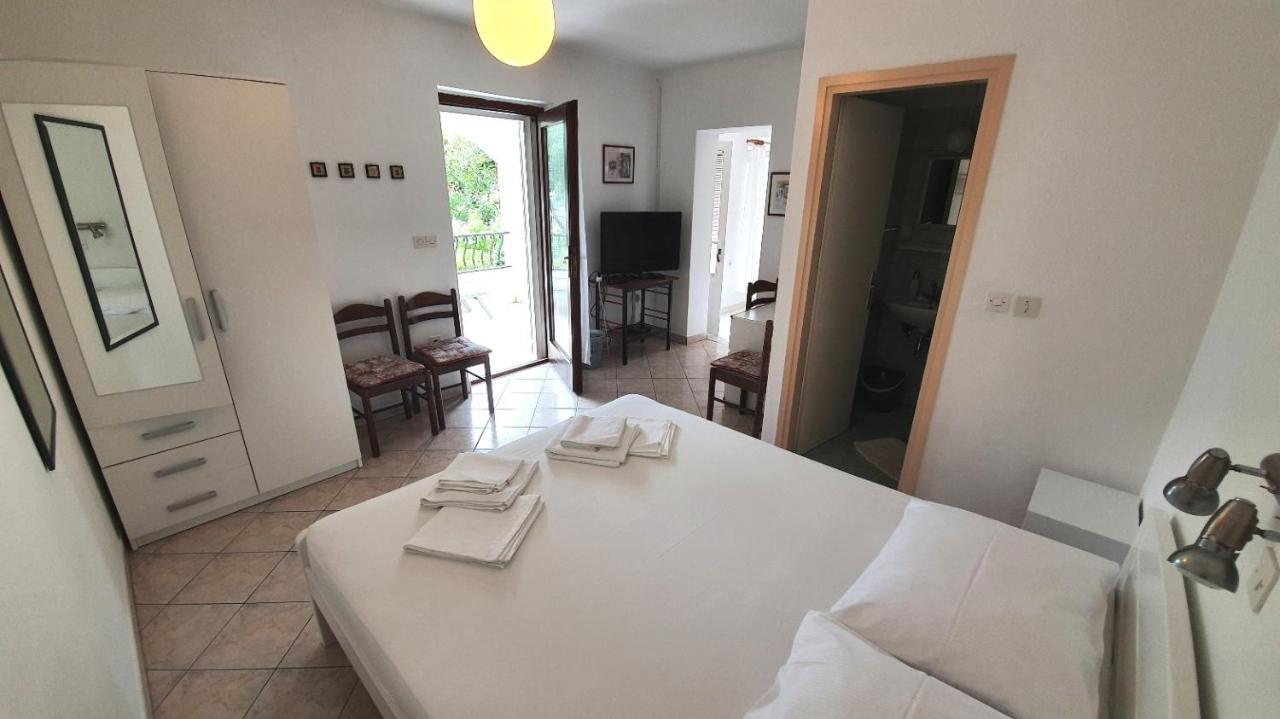 Apartments Dora Banjol Eksteriør billede