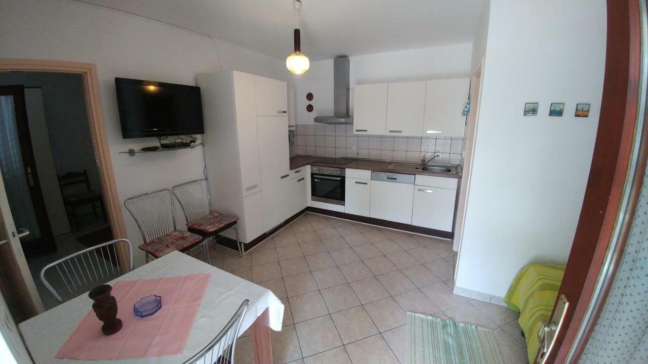 Apartments Dora Banjol Eksteriør billede