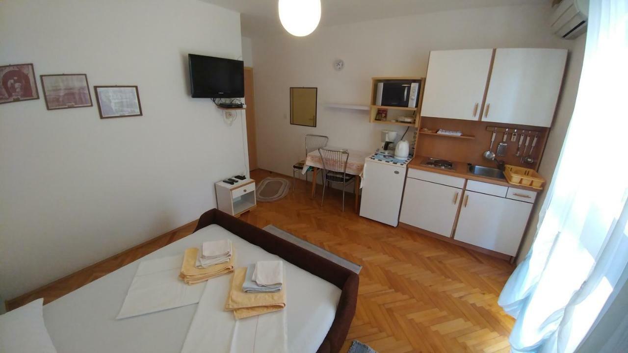 Apartments Dora Banjol Eksteriør billede